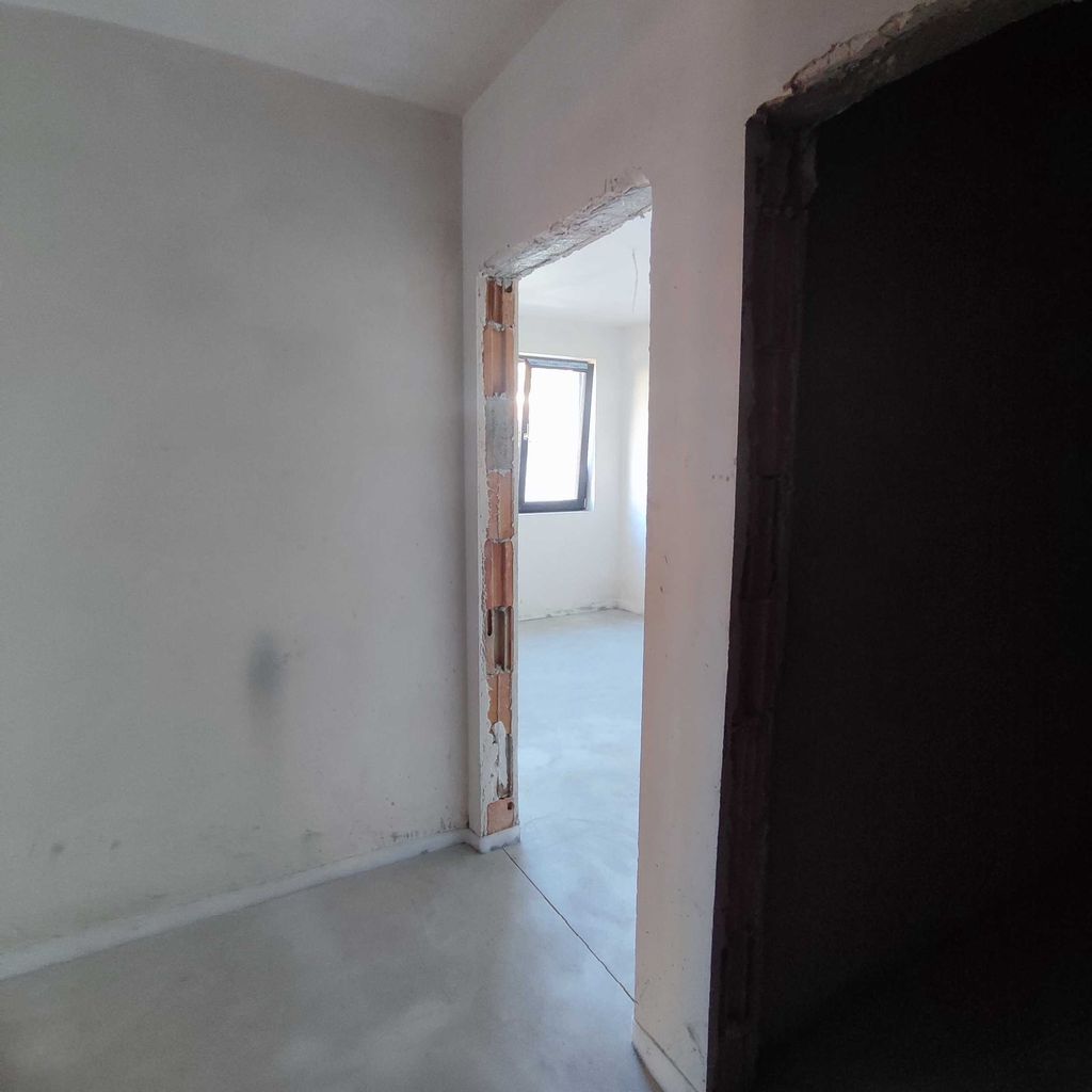 Продава се Тристаен апартамент в Търговище, Вароша - 74 кв.м за 1149 €/кв.м - Снимка #6