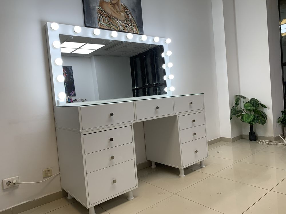 Masă make-up profesională
