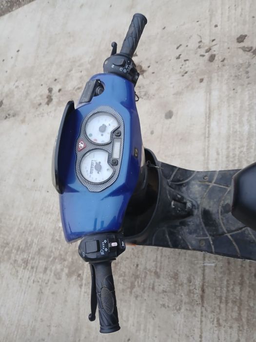 Vând scuter de 49