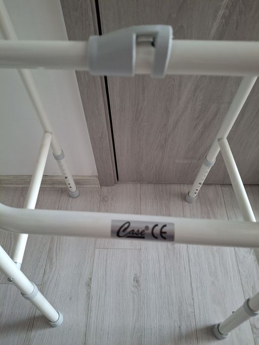 Vând cadru pentru mers