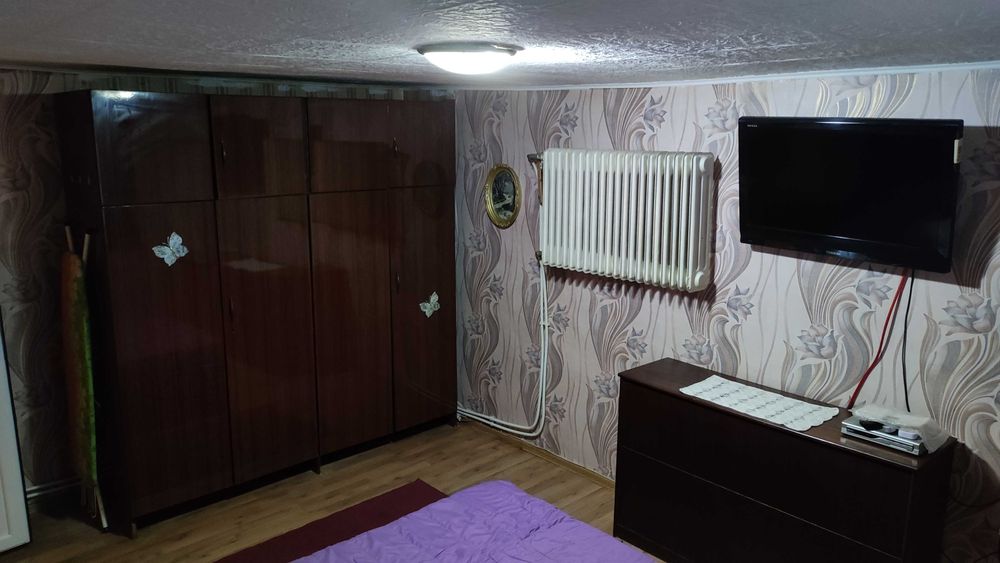 Дава се под наем Двустаен апартамент в Варна, Цветен квартал - 50 кв.м за 306 € - Снимка #1