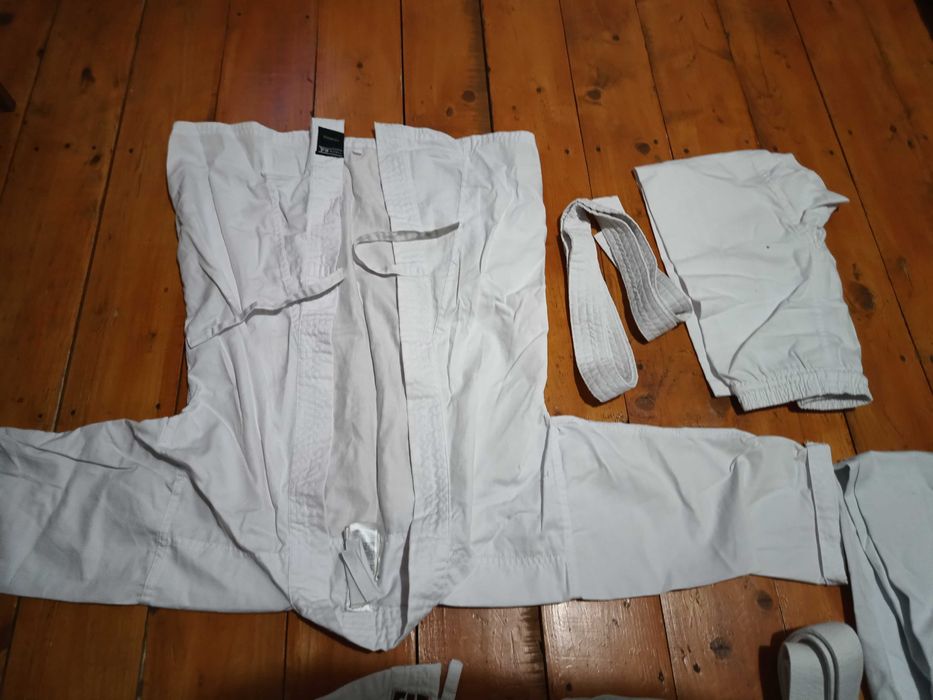 Kimono alb judo, karate,Marime 130 cm/ arte martiale/Sport contact
