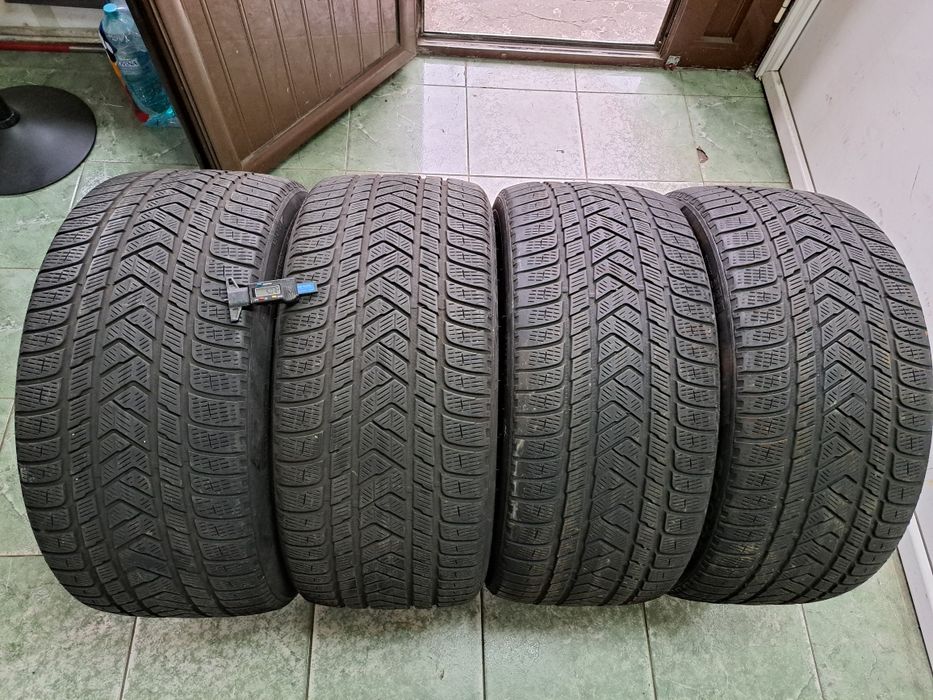 4 anvelope 295/35 R21 Pirelli
