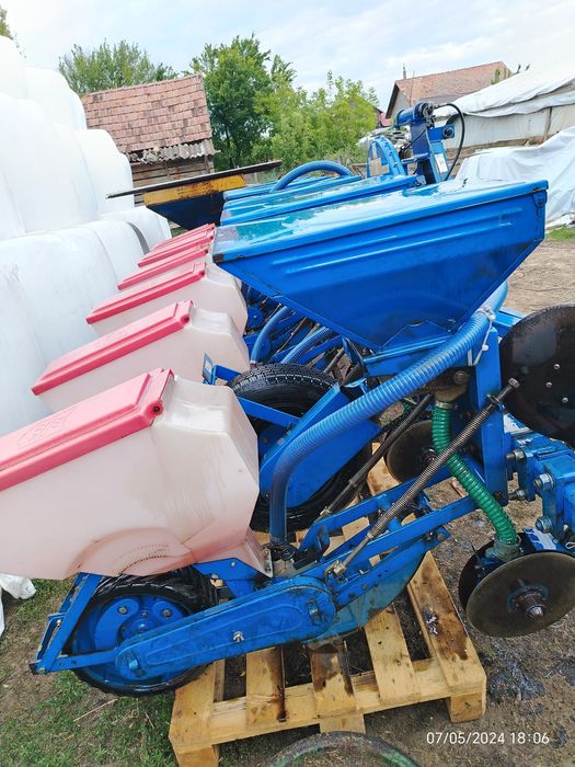 Vând semănătoare SPC 6 DF