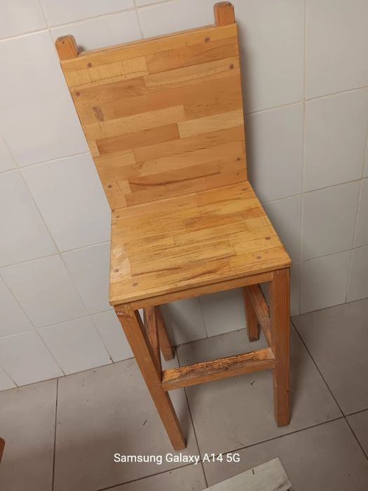 Mese cadru metalic, scaune lemn