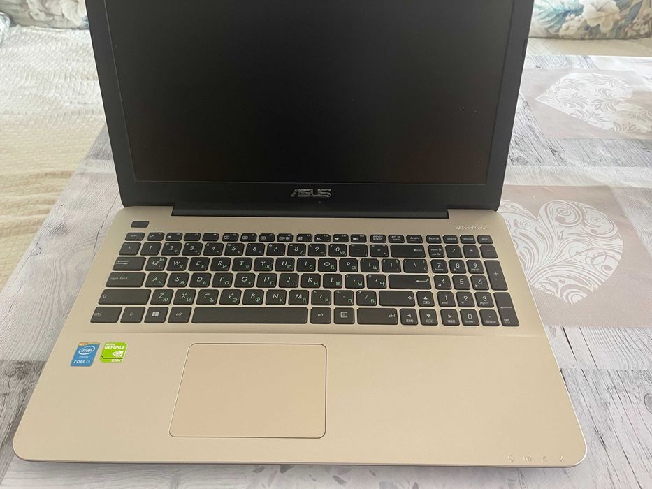 Продавам ASUS K555L- Sonic Master