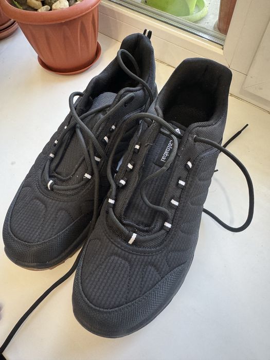 Кроссовки фирменные, новые