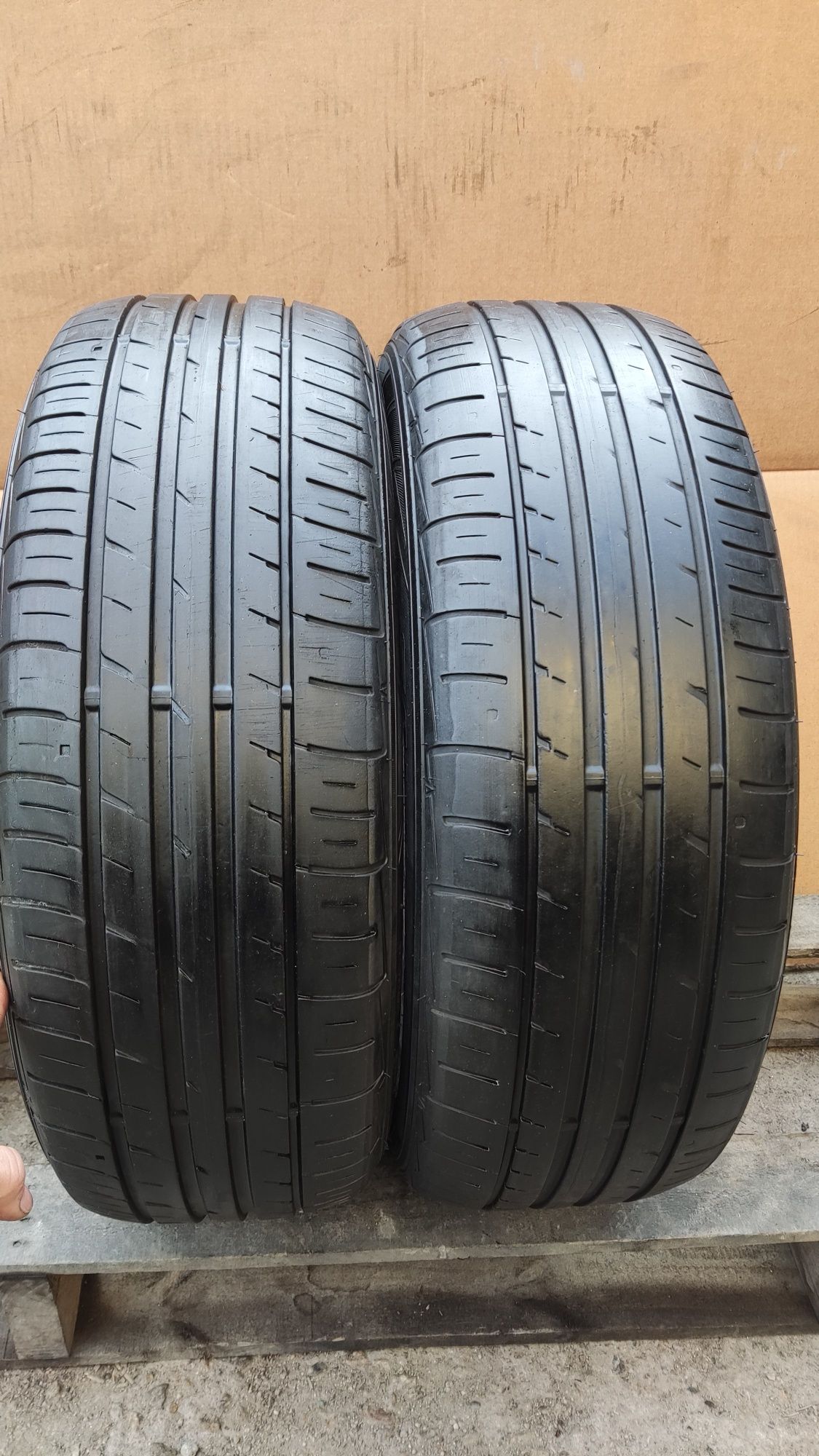 2бр летни гуми 205/60/16 Falken Ziex
6mm грайфер
Добро състояние без л