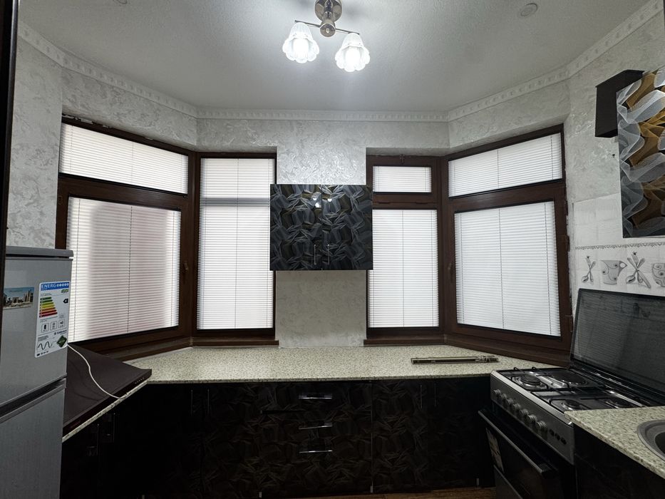 Срочно 2 хонали квартира сотилади!