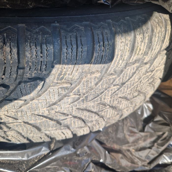 Jante tabla cu cauciucuri