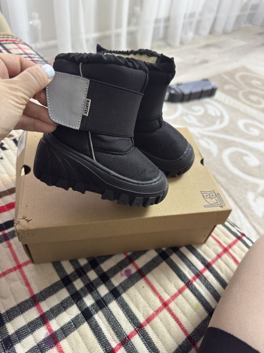 Продам сапожки новые фирмы bartek