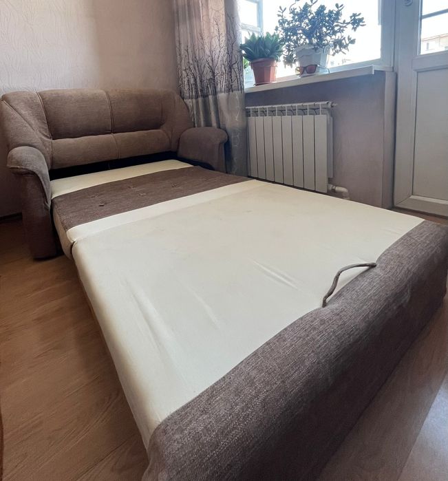 Продаётся диван-кровать.