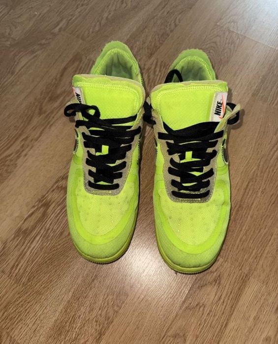 Nike AirForce 1 VOLT