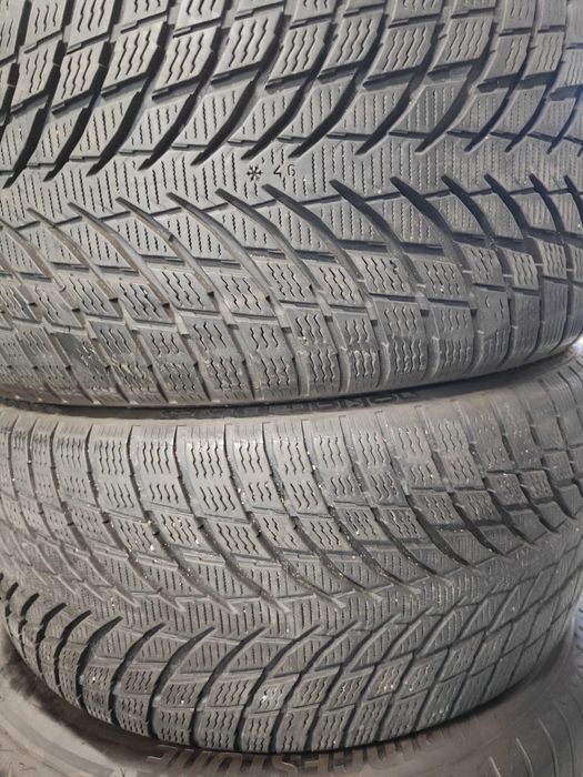 2бр.зимни гуми 235/35/20 Nokian