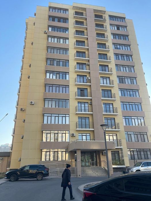 Жаңа қала Нұрсұлтан Сити 12 этаж квартира чёрновой  2 бөлме