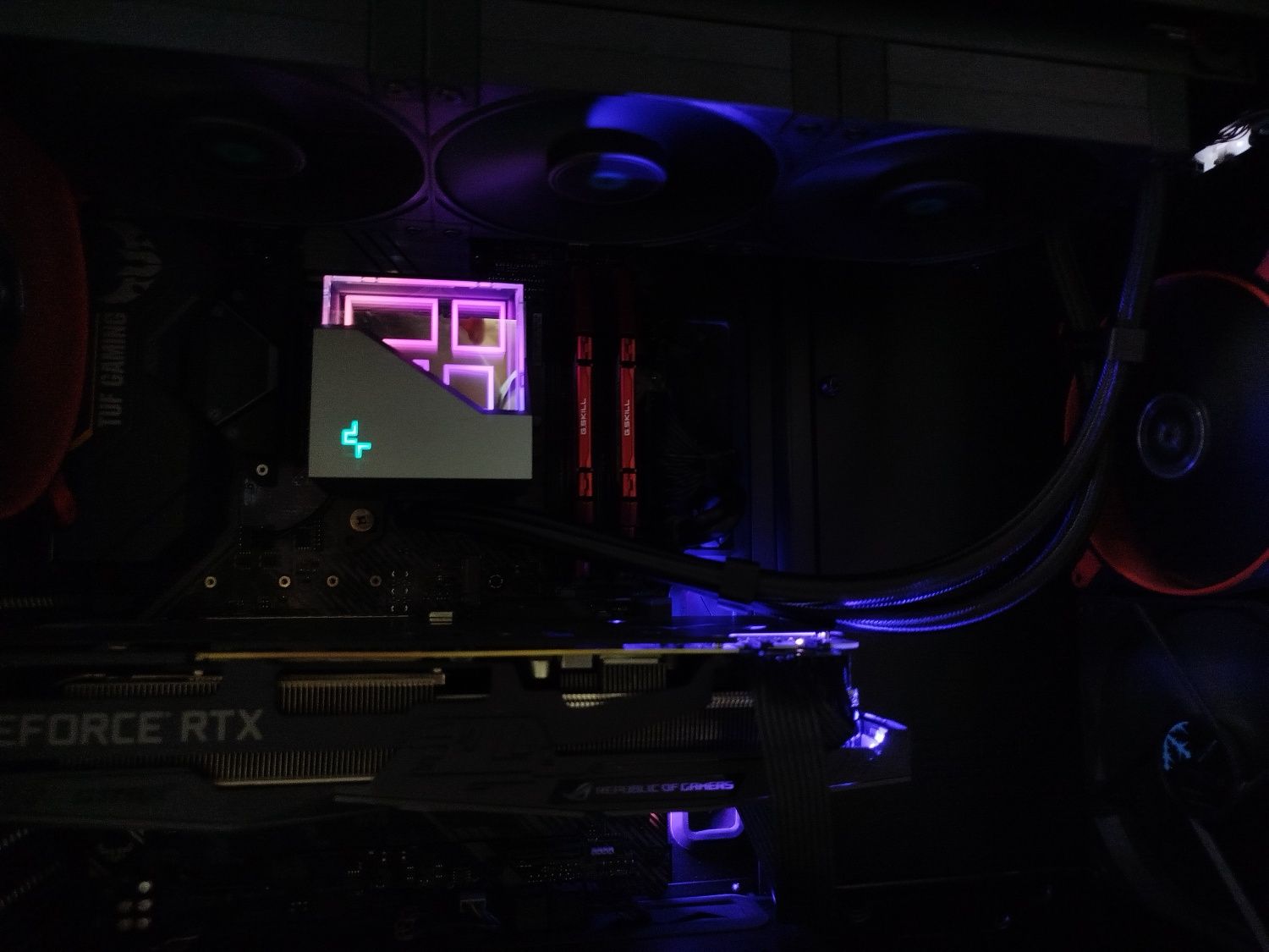 Геймърски комплект: Ryzen 7 3700X + X570 дъно + 16GB RAM + охлаждане