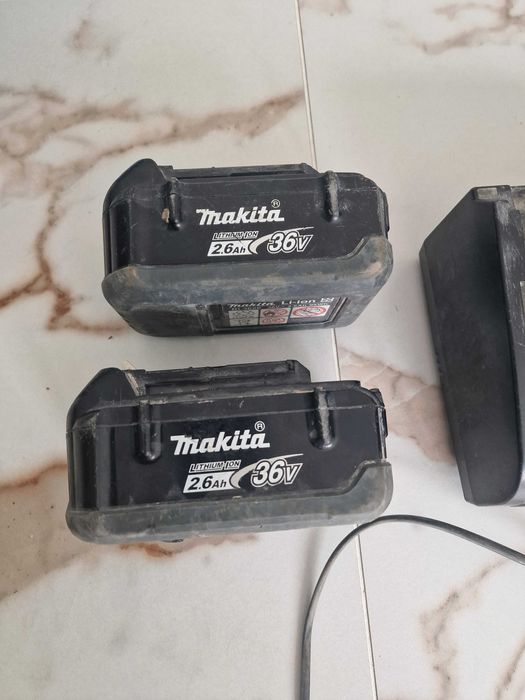Комплект зарядно със 2 батерии Макита  модел 36V BL3626