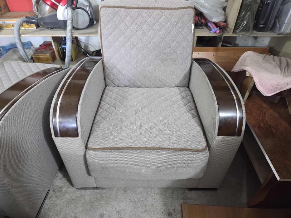 Продам тройку диван и два кресла