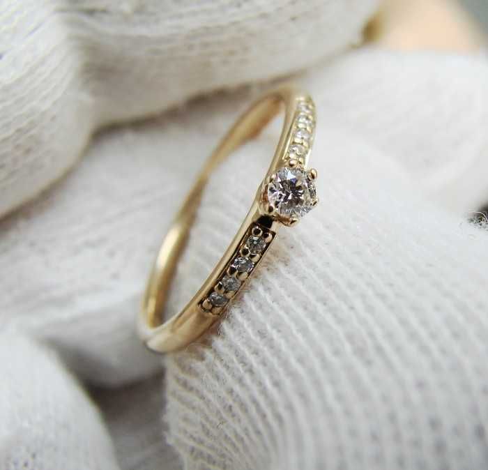 Inel Aur 14K De Logodna Cu Diamante Diamant 0.14ct unicat