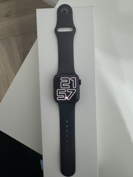 продам apple watch se 2 gen gps