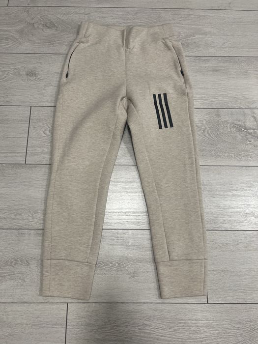 Ново!Дамско долнище 7/8 Adidas/XS