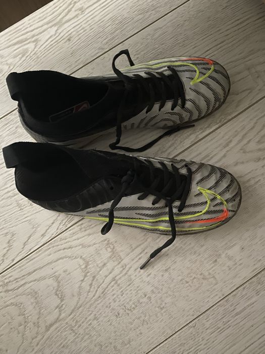 Продам бутсы в отличном состоянии