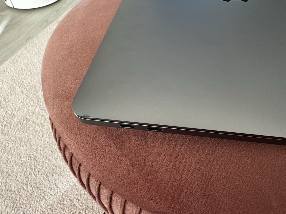 MACBOOK PRO 2017 i5/16gb/1tb