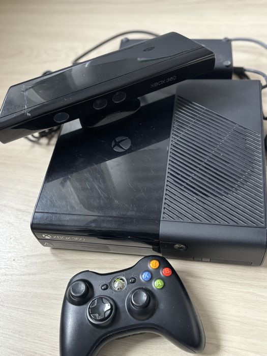 Xbox 360 E, modat, mantea originala, 320gb, Kinect