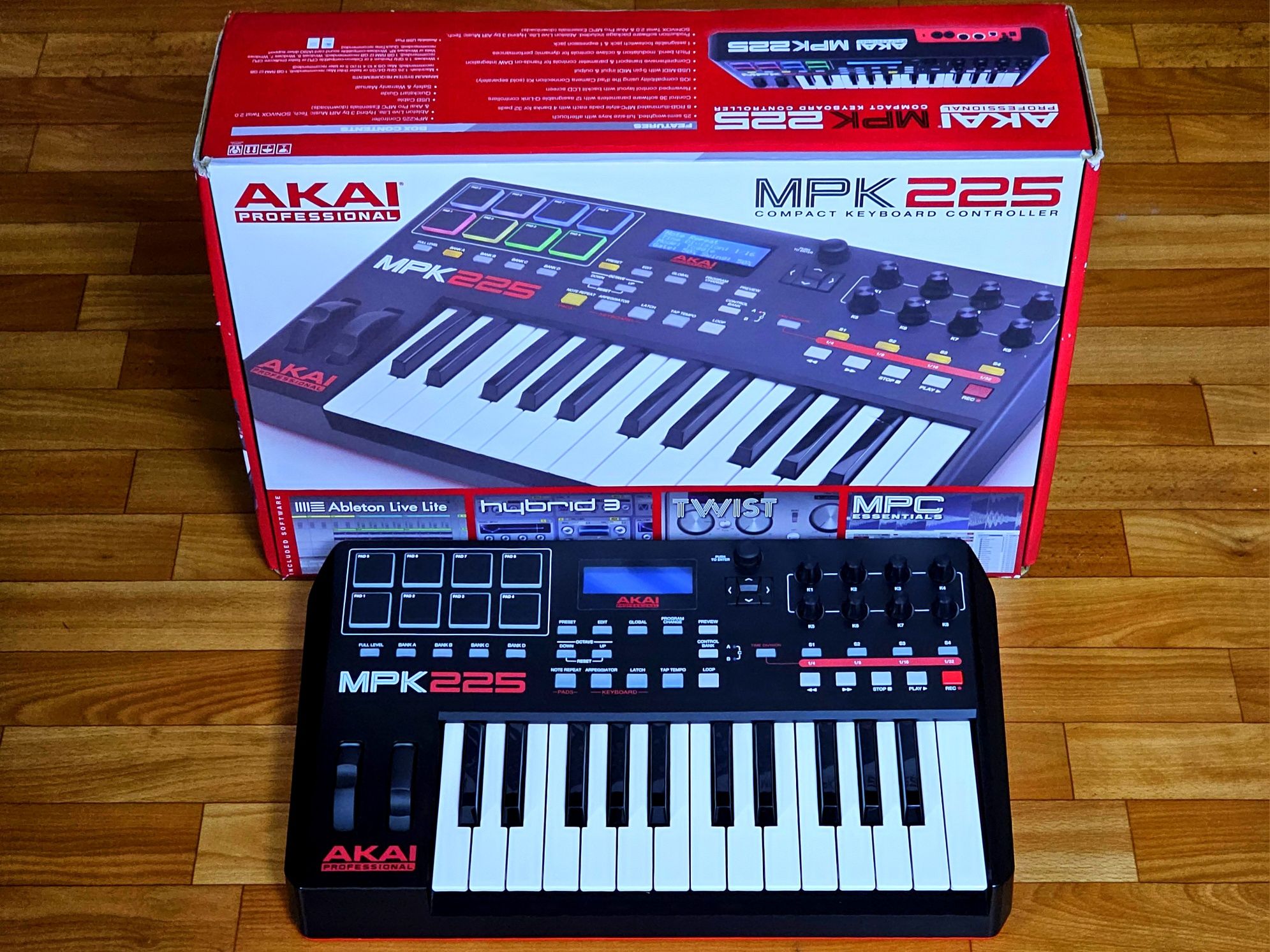Миди-клавиатура AKAI MPK225
