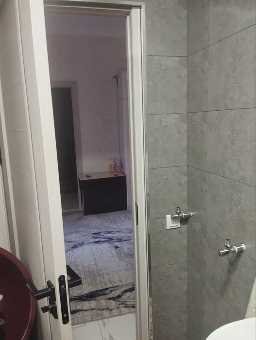 Uy sotiladi 3 xona
