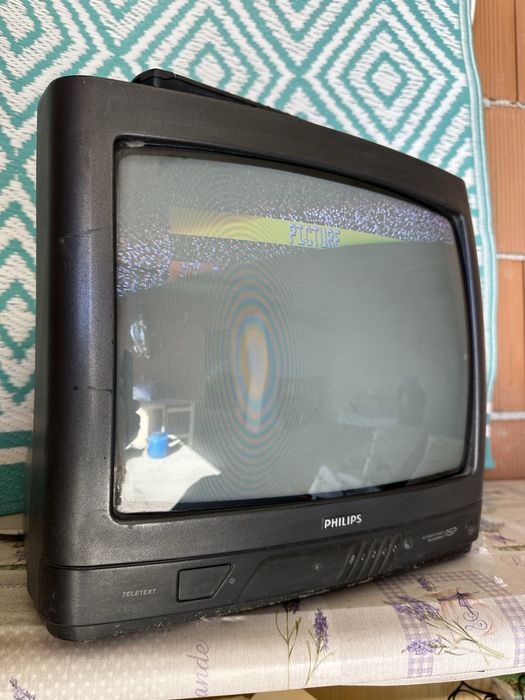 Televizor Philips cu tub si telecomanda