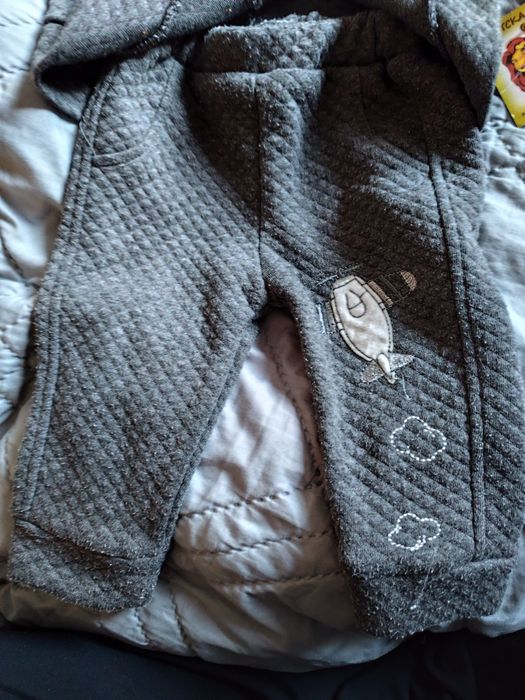 Сив плътен комплект за бебе момче 6м