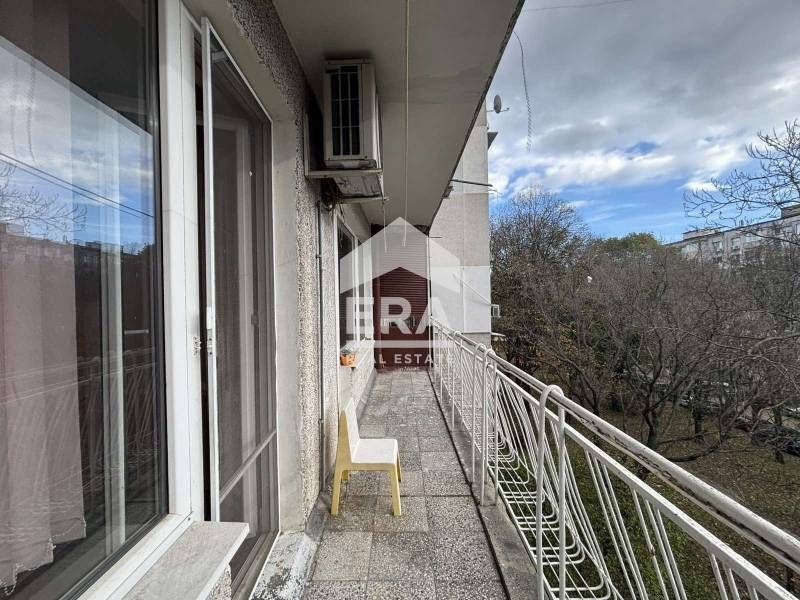 Продава се Тристаен апартамент в Варна, Цветен квартал - 80 кв.м за 2063 €/кв.м - Снимка #3