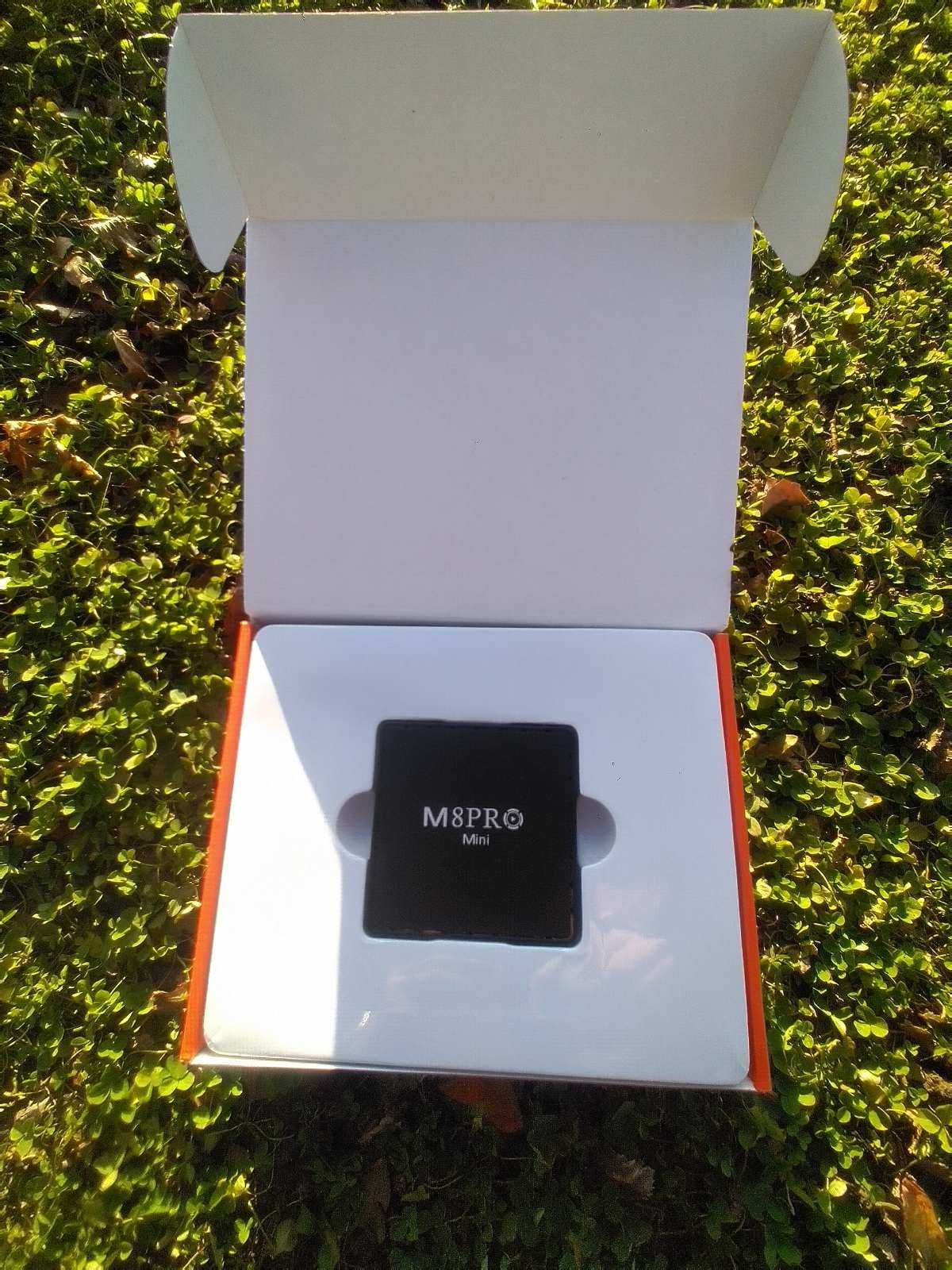 Игра конзола с джойстици Game Box M8 PRO mini 10K 128G Android TV 12.1