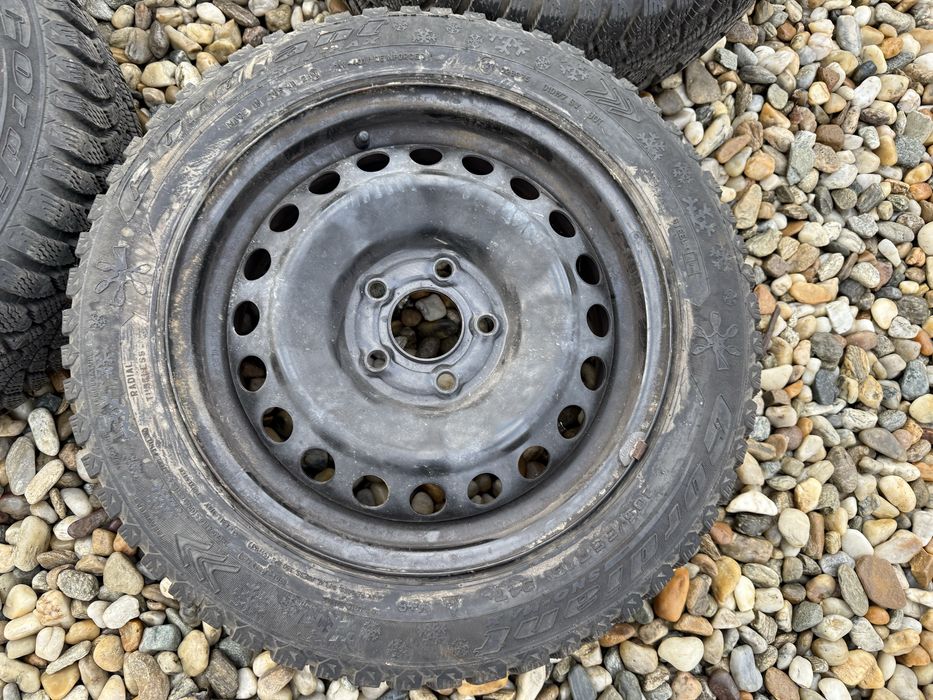 Set jante R16 cu anvelope iarnă 205/55/16 Hyundai Kona