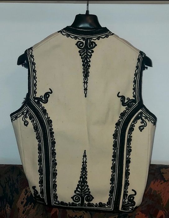 Vesta tradițională veche, de colecție