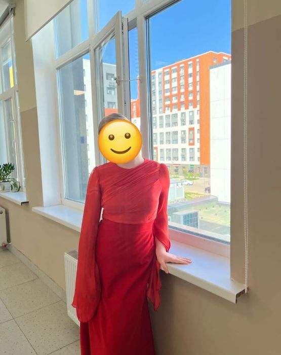 Нарядное платье красное