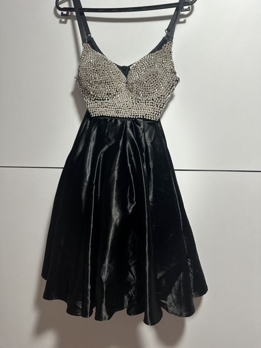 Rochie cu pietre