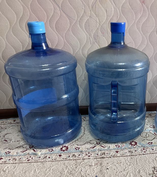 Продаются два бутыля для воды