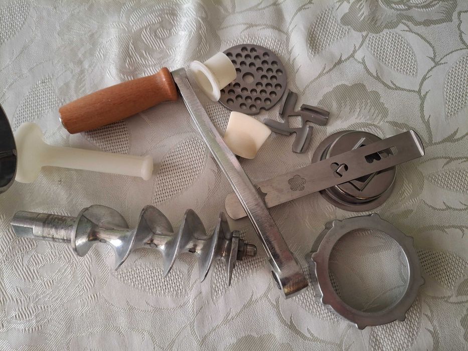 Ръчна месомелачка