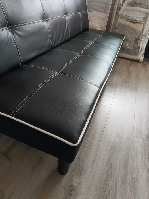 Диван и холна маса