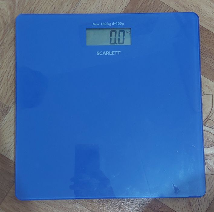 Весы напольные Scarlett