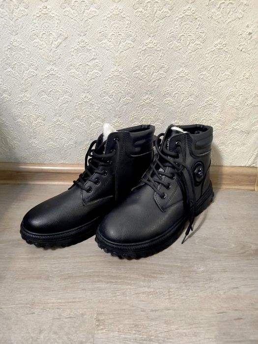 Зимняя обувь и кроссовки