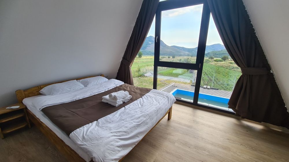 Cabană de închiriat în Izvoarele(Rimetea, Colțești)