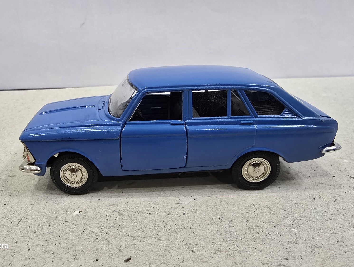 Продам модель автомобиля москвич иж- комби