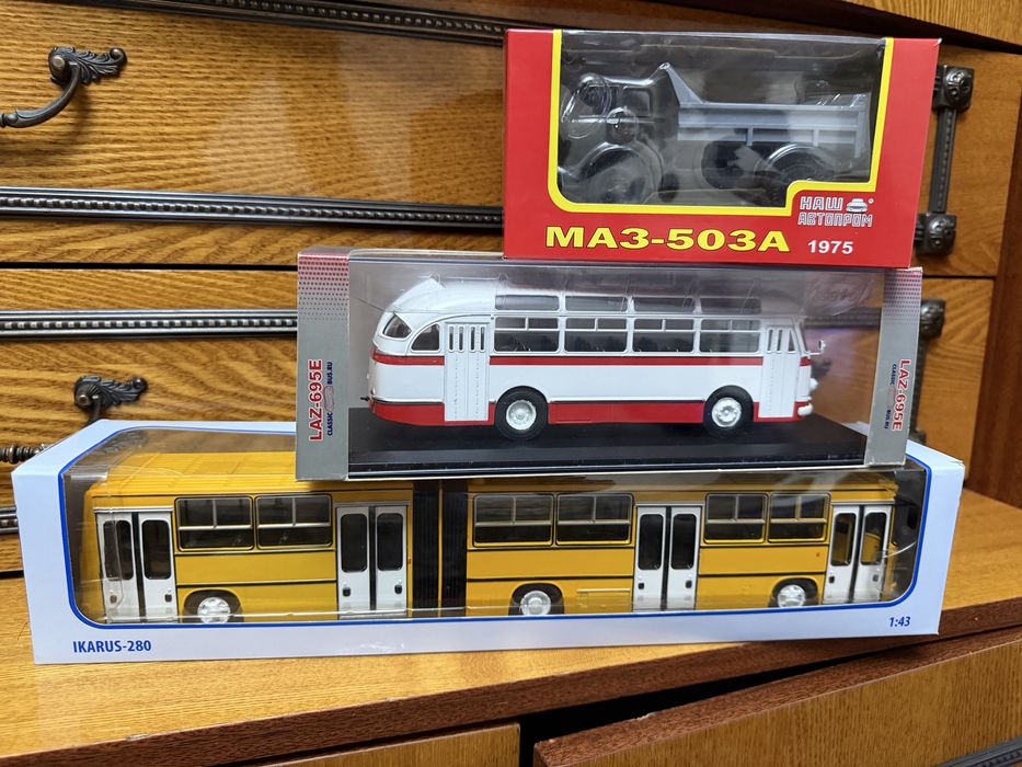 Коллекция масштабных автомобилей 1:43