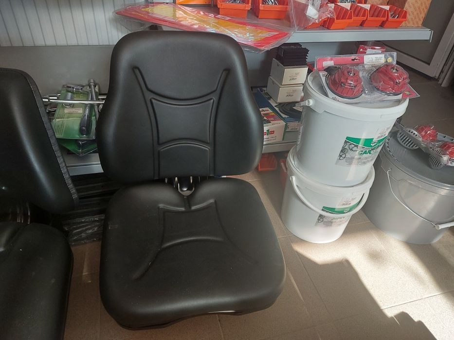 Scaun tractor suspensie mecanica, import Germania