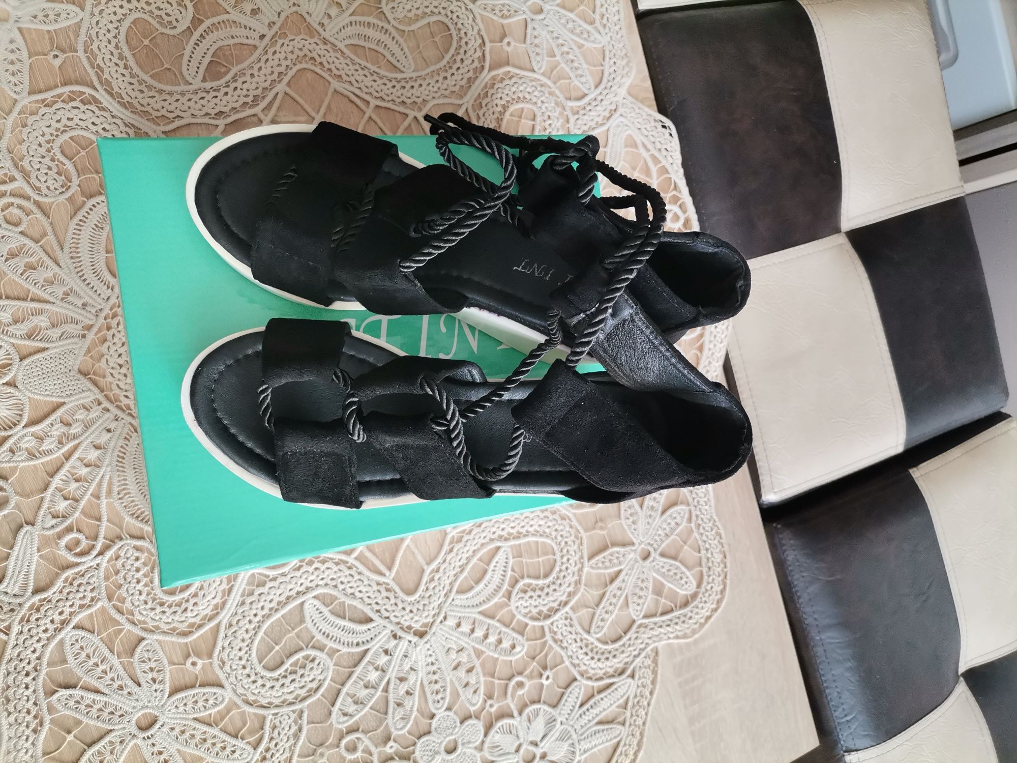 Sandale culoare negre