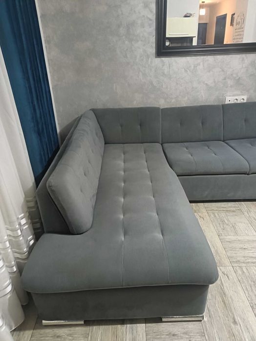 Canapea în formă de U