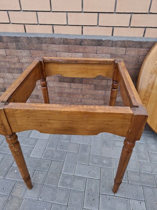 Продам круглый стол, диаметр 120см